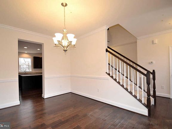 4th image of 601 Zaidee Ln