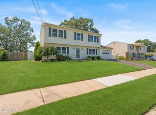 55 Newtons Corner Rd, Howell, NJ 07731
