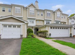 324 Viewpoint Ter, Peekskill, NY 10566