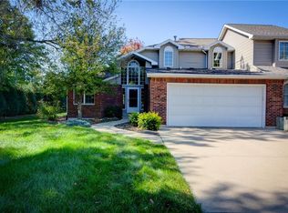 4401 Waterford Ct, Decatur, IL 62526
