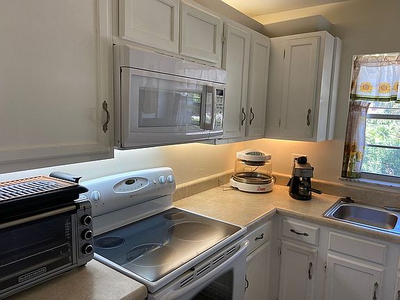 2nd image of 21 Pine Arbor Ln APT 207