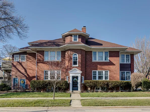 32 N Ashland Ave, La Grange, IL 60525