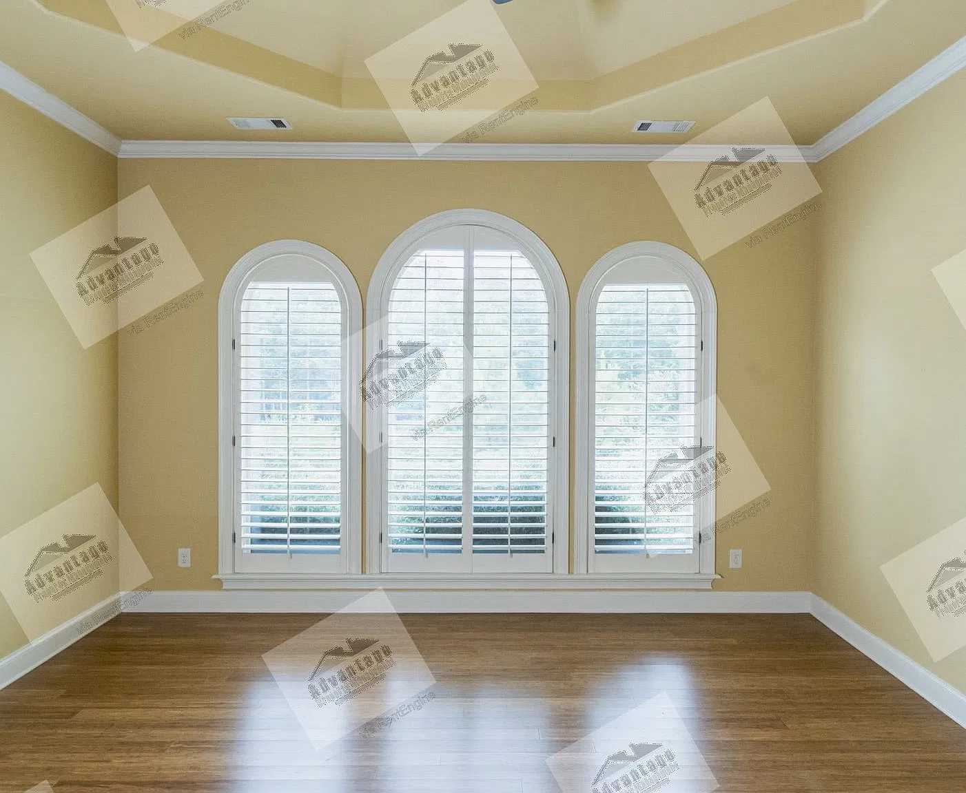 4 bed, 2.5 bath, 3720 sqft, $3,000 — Photo 4