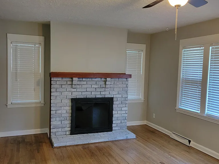 368 Virginia Pl SE — Photo 3