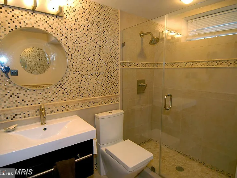 2036 N Cleveland St #2 — Photo 5