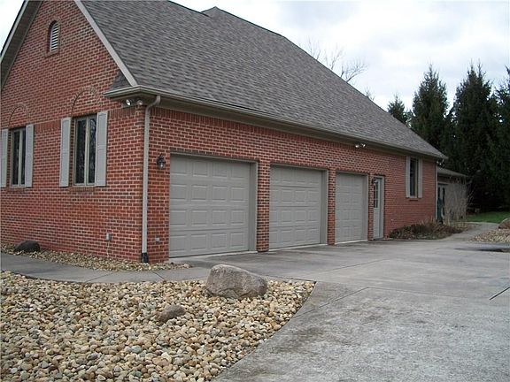 2nd image of 4 E County Road 300 S