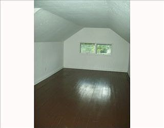 4th image of 923 Richmond St