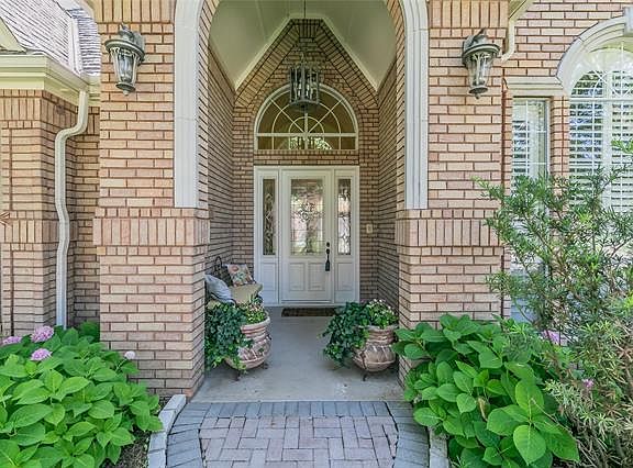 3rd image of 7701 Jefferson Cir