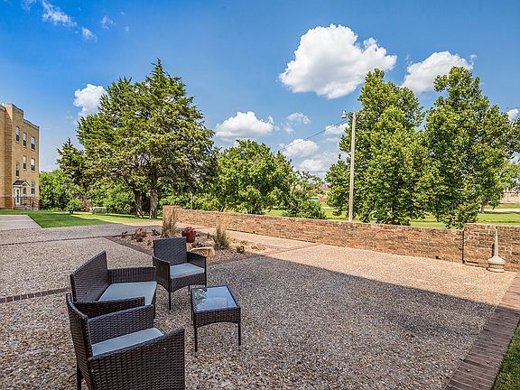 5th image of 311 Lakeview Dr #306