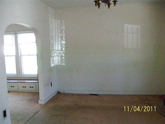 4th image of 414 E 2nd St
