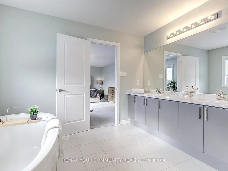 953 Barton Way — Photo 32
