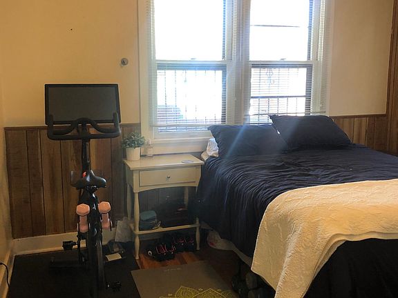 2nd image of 1613 Newton St APT A