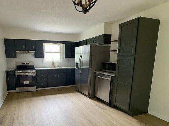 4th image of 3906 Iron Horse Way