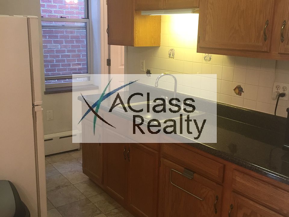 1st image of 2518 27th St #2F