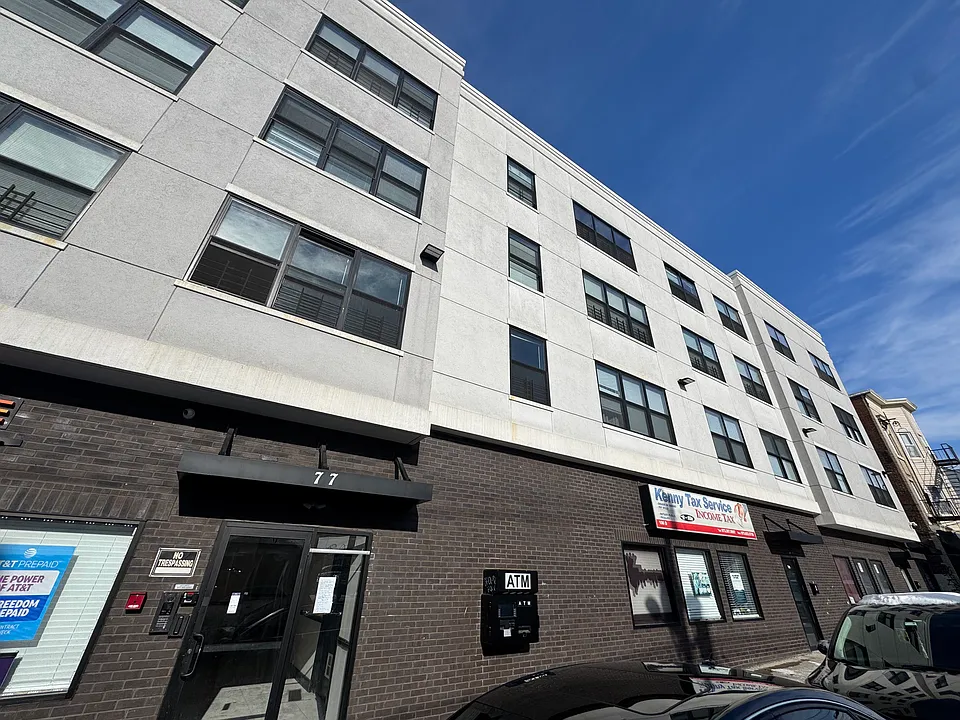 77 Park Ave #204