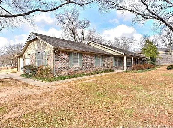 3rd image of 1315 Cherokee Hills Ct