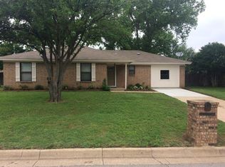 813 Springhill Dr, Burleson, TX 76028