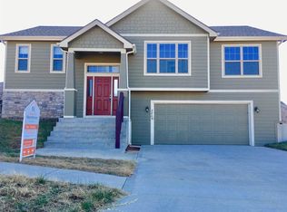 2805 Oakwood Dr, Junction City, KS 66441