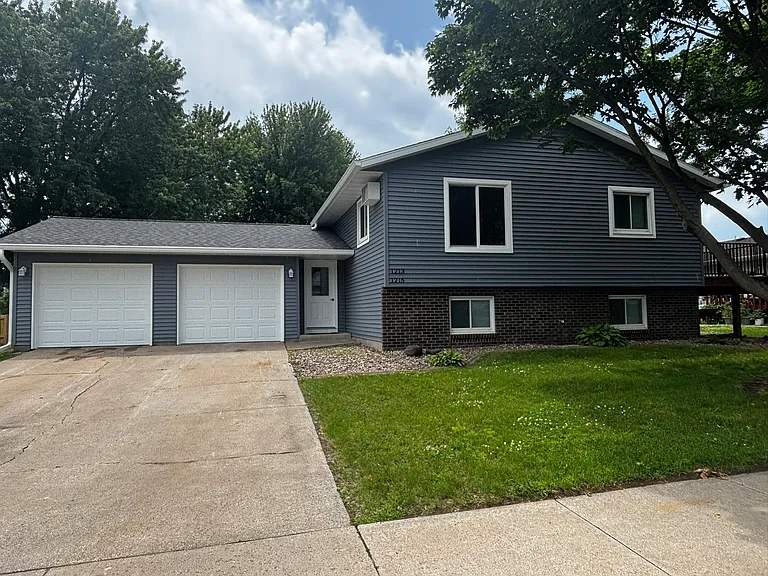 Attached Garage