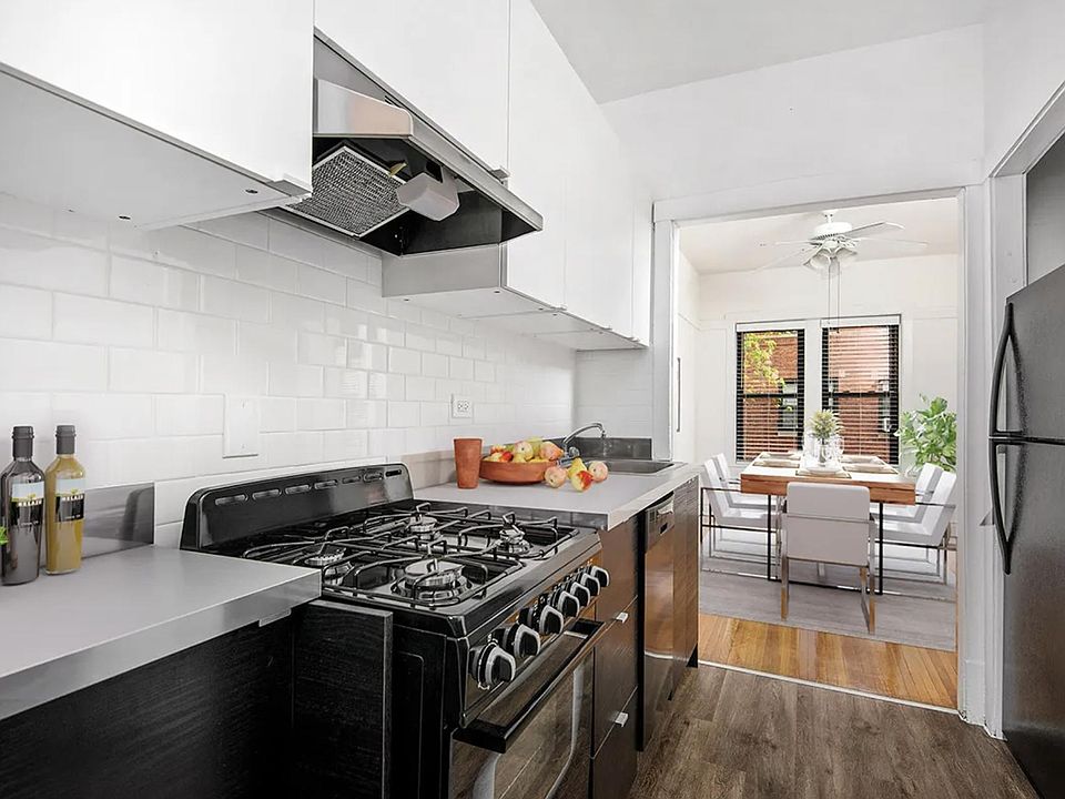 1st image of 932 W Cornelia Ave #3N