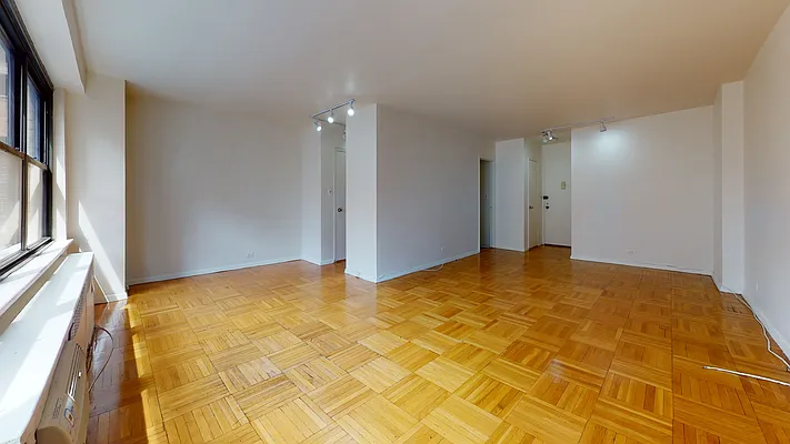 Rented by Bond New York | media 10