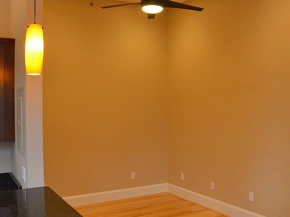 51 Allen 303 Living Room