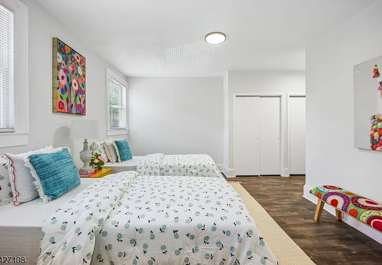44 Gates Ave #2 — Photo 17