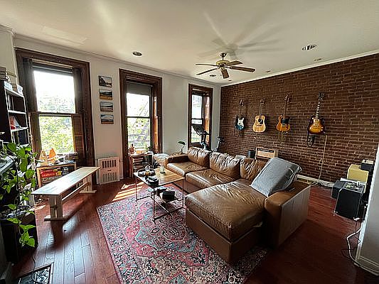2nd image of 419 E 84th St APT 3