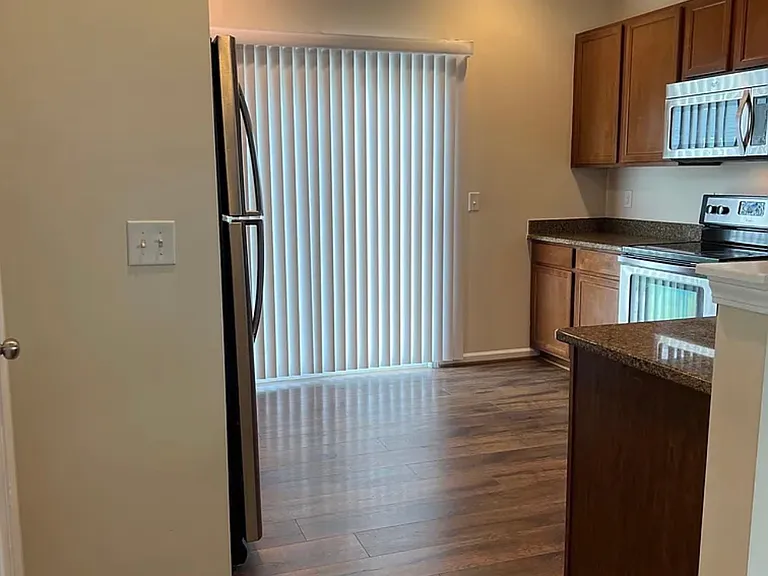 1009 Farm Pond Rd — Photo 3