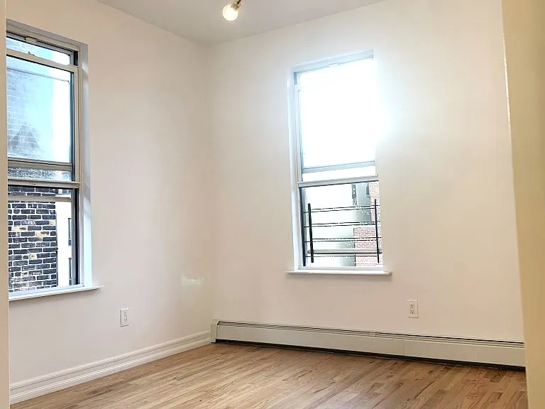 2540 Steinway St #2F — Photo 3