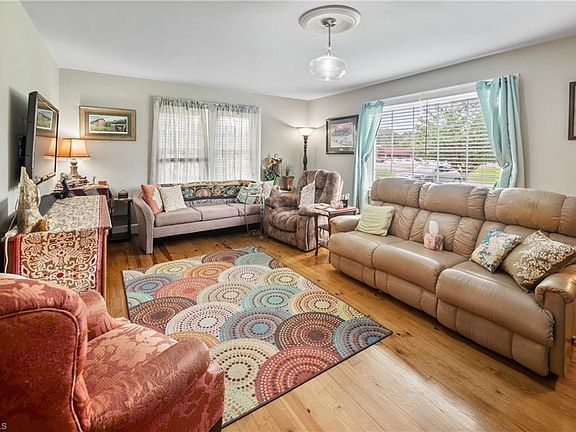 5th image of 204 Carson Rd