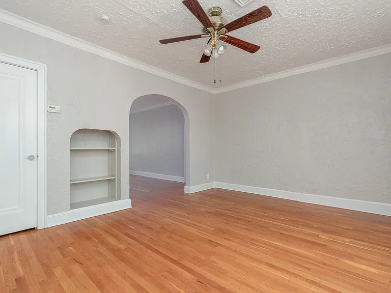 7234 Amherst Ave #2W — Photo 8