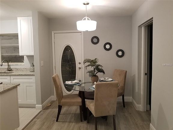 5th image of 900 Rockhill St