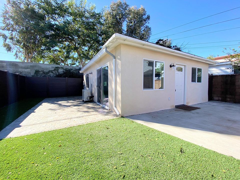 Front Door - Side yard and Patio. Complete Privacy