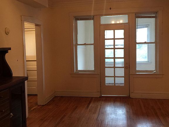 5th image of 3246 W Le Moyne St #1