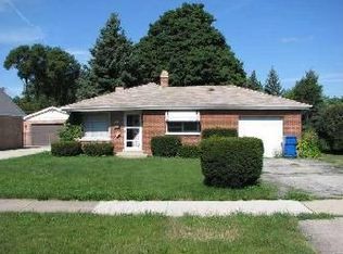 512 Spring St, Roselle, IL 60172