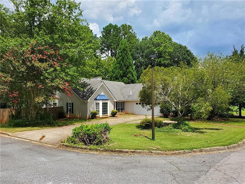 1st image of 705 Trellis Pond Ct