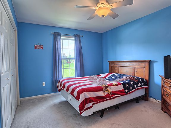 4th image of 102 Hollow Ln