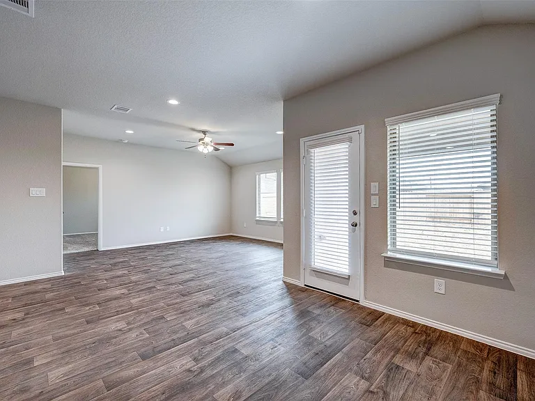 1710 Goose Island Ln — Photo 31