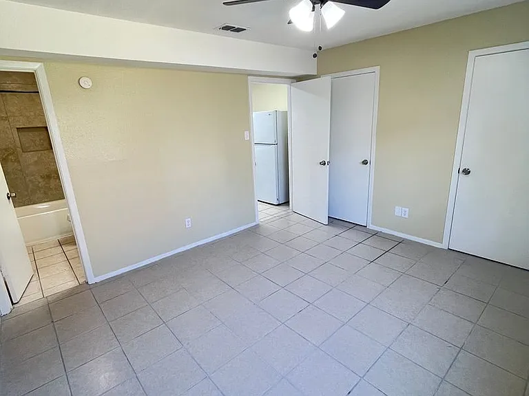 Town Creek Apartments — Photo 20