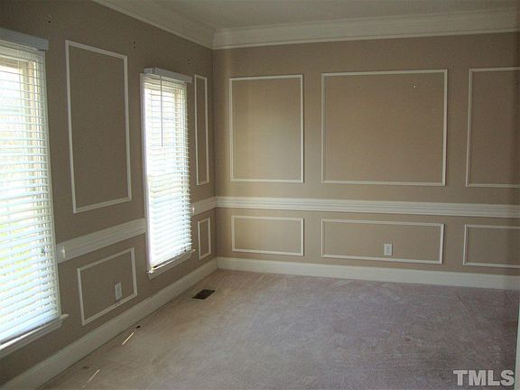 3rd image of 205 Creekside Dr