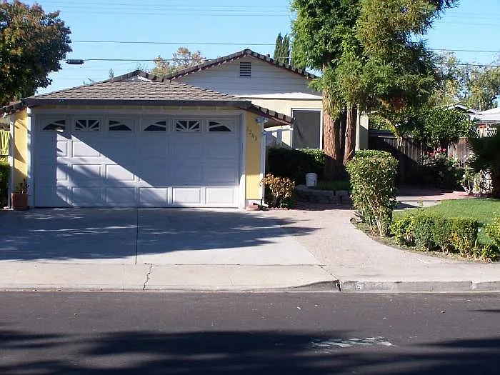 3241 Santa Maria Ave photo 1