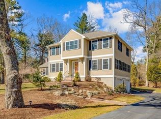 21 Dana Dr, Hanover, MA 02339