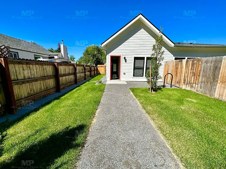 301 Parker St #B — Photo 8