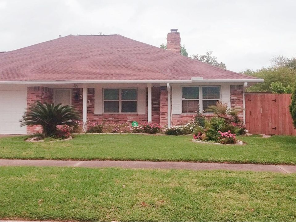 1st image of 2717 Henderson Ln