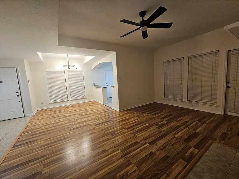 35 S Avonlea Cir — Photo 12