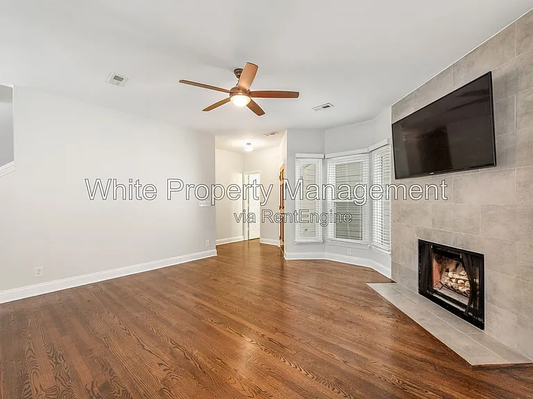 437 Clarkson Green St — Photo 3