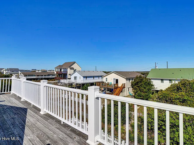 1207 N Topsail Dr — Photo 46