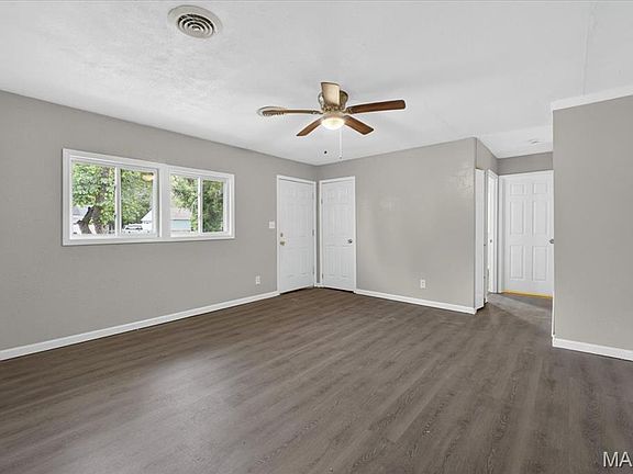 4th image of 36 Saint Gregory Dr