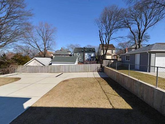 3rd image of 405 Davis Ave Floor 1